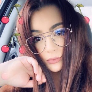 Meet your Posher, Delaynee